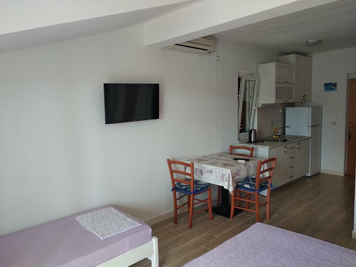 Apartments Luka Λομπάρδα Εξωτερικό φωτογραφία