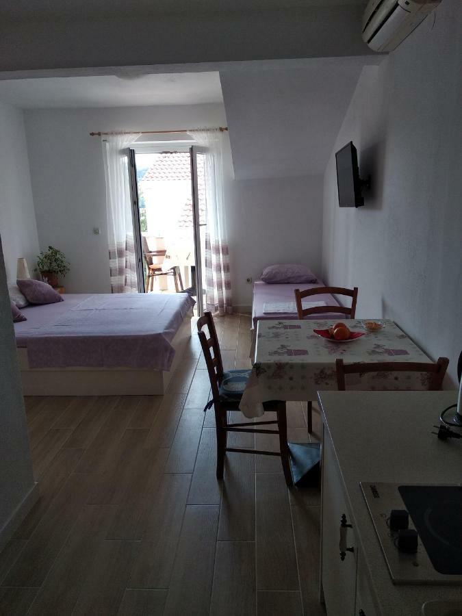 Apartments Luka Λομπάρδα Εξωτερικό φωτογραφία