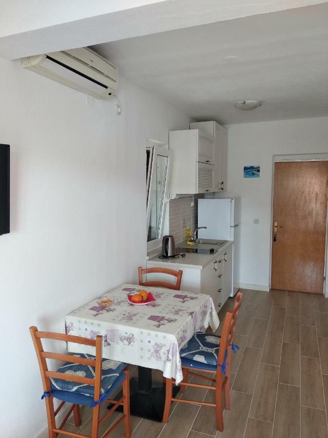 Apartments Luka Λομπάρδα Εξωτερικό φωτογραφία